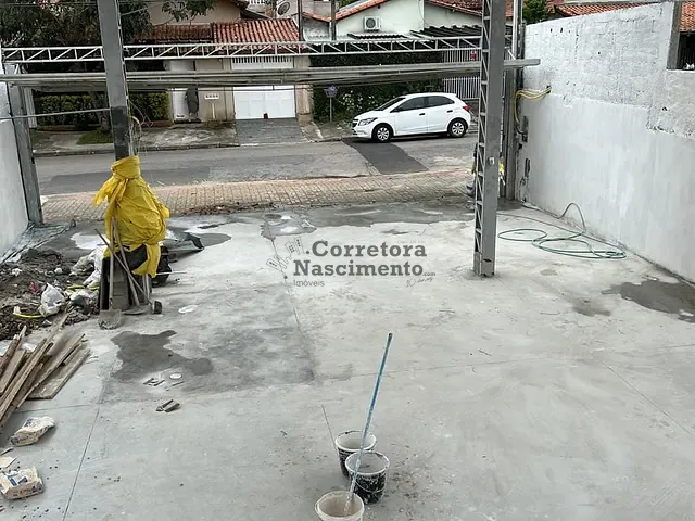 Galpão / Barracão com 250m², para alugar, no bairro Jardim Satélite em São José dos Campos