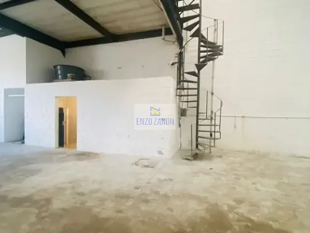 Galpão / Barracão com 800m², à venda, no bairro Vila Sacadura Cabral em Santo André