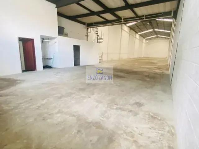 Galpão / Barracão com 800m², à venda, no bairro Vila Sacadura Cabral em Santo André