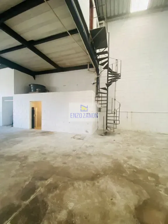 Depósito-Galpão, 715 m² - Foto 2
