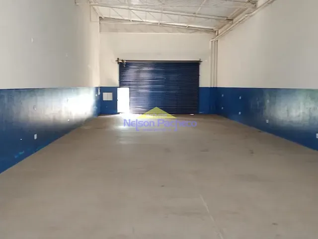 Galpão / Barracão com 200m², à venda, no bairro Jardim São Pedro em Capivari