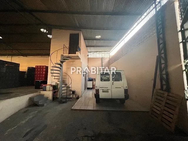 Galpão / Barracão com 375m², para alugar, no bairro Ayrosa em Osasco
