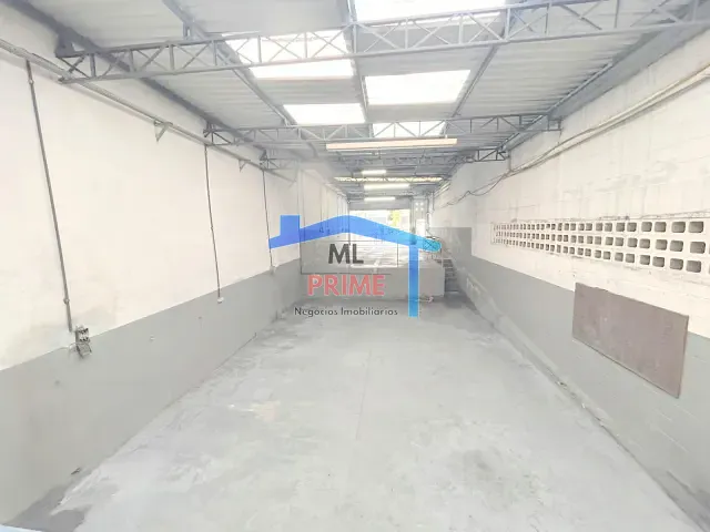 Galpão / Barracão com 330m², para alugar, no bairro Vila Bancária em São Paulo