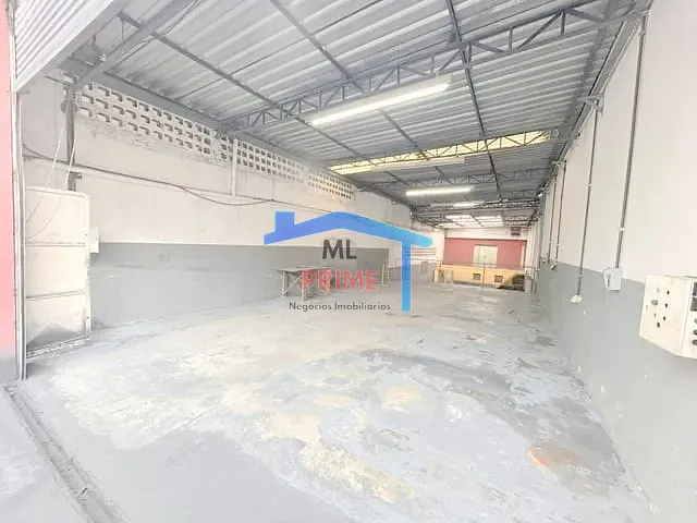 Galpão / Barracão com 330m², para alugar, no bairro Vila Bancária em São Paulo