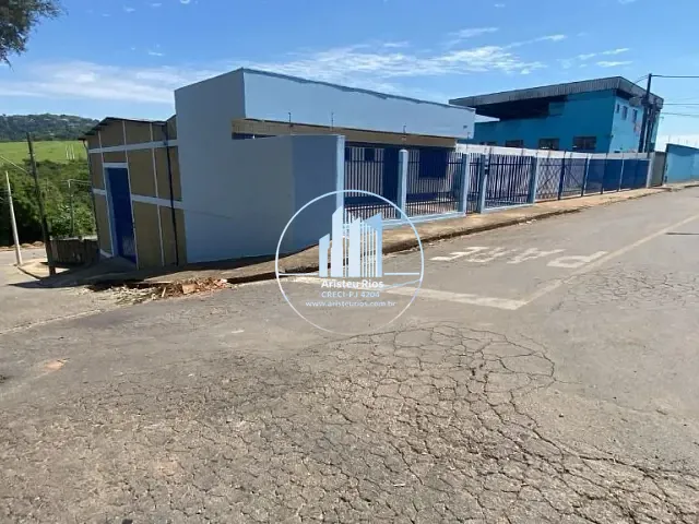 Galpão / Barracão com 968m², para alugar, no bairro São João em Pouso Alegre