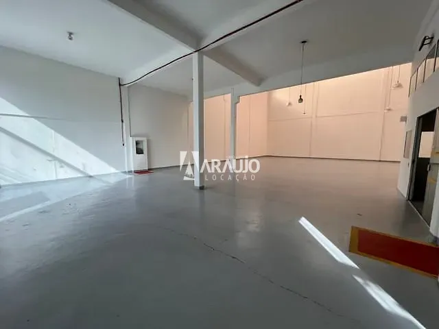 Galpão / Barracão para alugar, no bairro Vila Real em Balneário Camboriú
