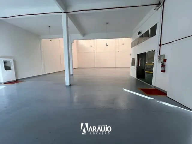 Galpão / Barracão para alugar, no bairro Vila Real em Balneário Camboriú