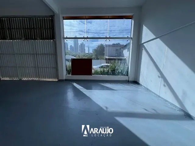 Galpão / Barracão para alugar, no bairro Vila Real em Balneário Camboriú