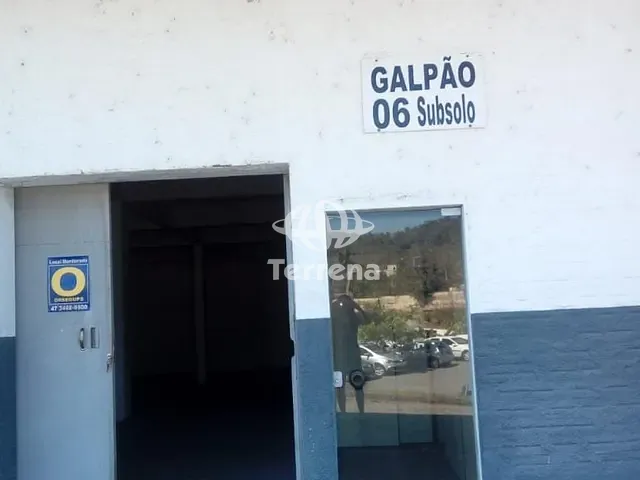 Galpão / Barracão com 689m², para alugar, no bairro Salto do Norte em Blumenau