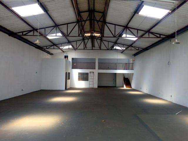 Foto do Galpão / Barracão - Galpão / Barracão à venda e locação 4 Vagas, 360M², Santa Marta, Uberaba - MG | ZUCATO IMOBILIARIA LTDA
