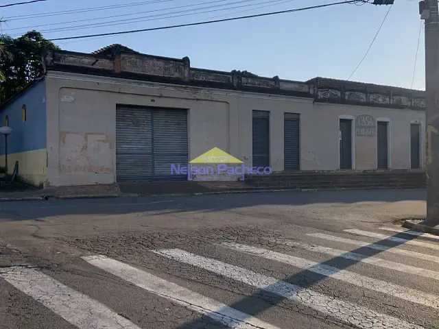 Galpão / Barracão com 2m², à venda, no bairro centro em Mombuca