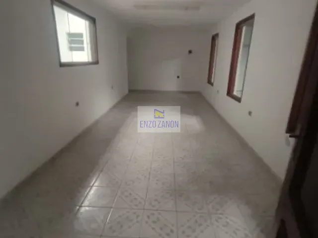 Galpão / Barracão com 300m², para alugar, no bairro Jardim Bom Pastor em Santo André