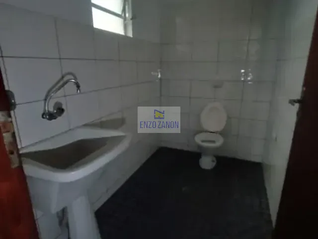 Galpão / Barracão com 300m², para alugar, no bairro Jardim Bom Pastor em Santo André