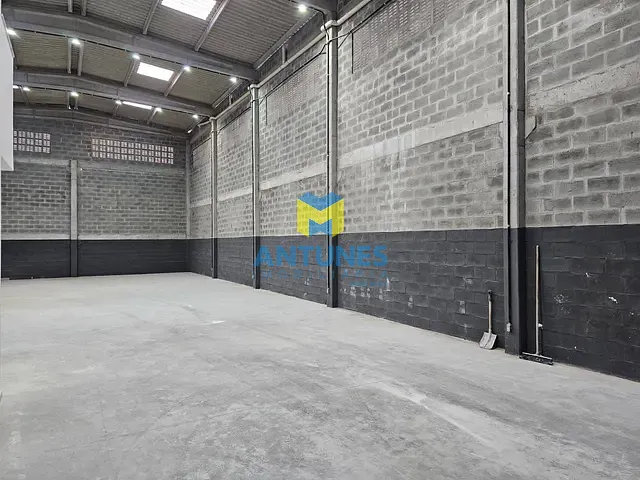 Galpão / Barracão com 350m², para alugar, no bairro Jordão em Recife