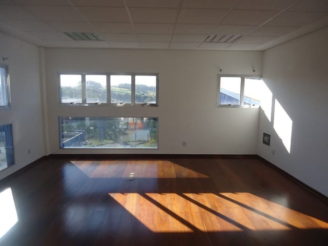 Galpão / Barracão com 3600m², para alugar, no bairro Distrito Industrial Alfredo Relo em Itatiba