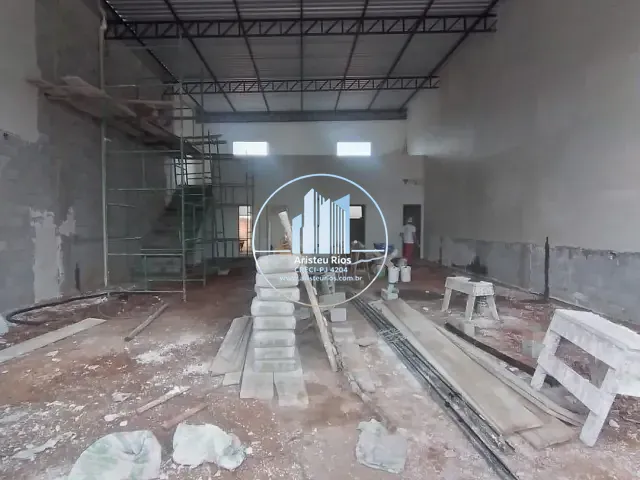 Galpão / Barracão com 240m², à venda ou para alugar, no bairro Bela Itália em Pouso Alegre
