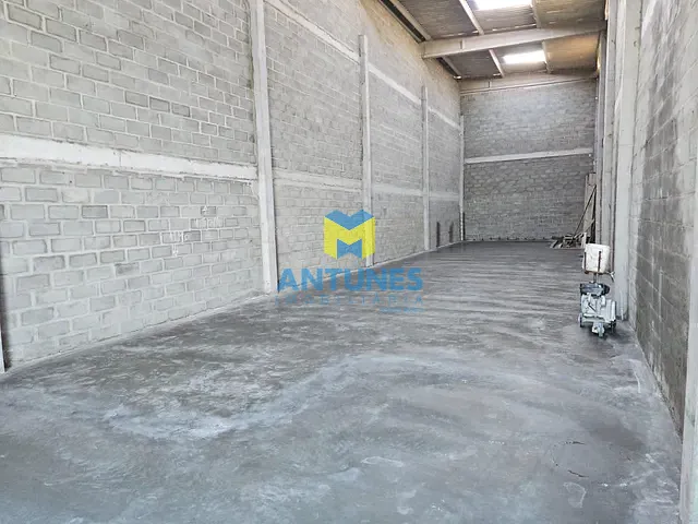 Galpão / Barracão com 200m², para alugar, no bairro Imbiribeira em Recife