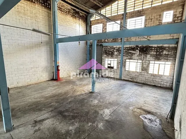 Galpão / Barracão com 485m², à venda, no bairro Chácaras Reunidas em São José dos Campos