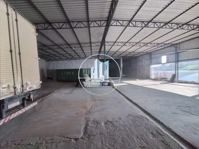 Galpão / Barracão com 1300m², para alugar, no bairro Jardim São Fernando em Pouso Alegre