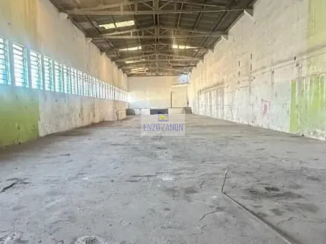 Galpão / Barracão com 650m², para alugar, no bairro Jardim Jamaica em Santo André