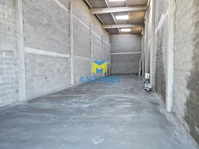 Galpão / Barracão com 400m², para alugar, no bairro Imbiribeira em Recife