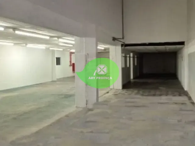 Galpão / Barracão com 860m², para alugar, no bairro Briquituba em Alumínio