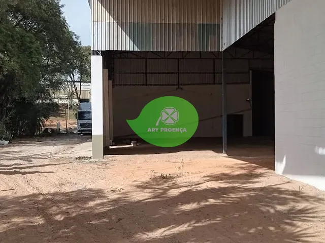 Galpão / Barracão com 860m², para alugar, no bairro Briquituba em Alumínio
