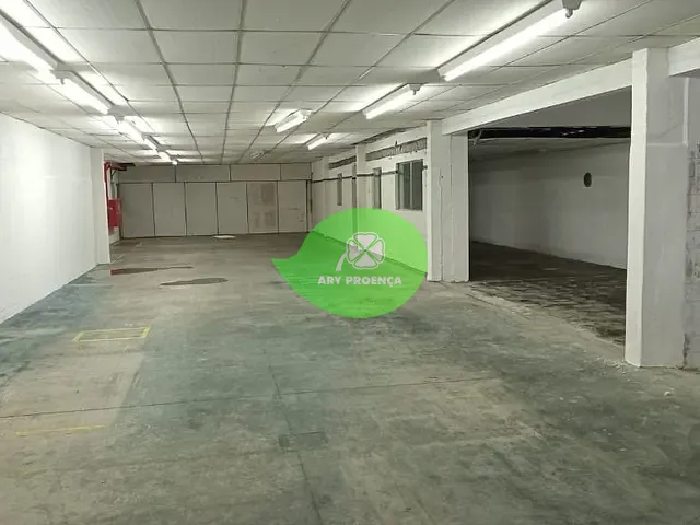 Galpão / Barracão com 860m², para alugar, no bairro Briquituba em Alumínio