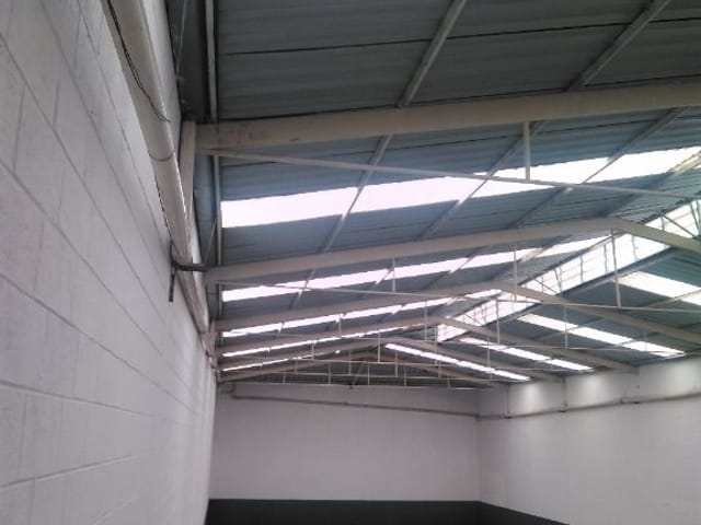 Galpão / Barracão com 550m², para alugar, no bairro Serra dos Lagos em Cajamar