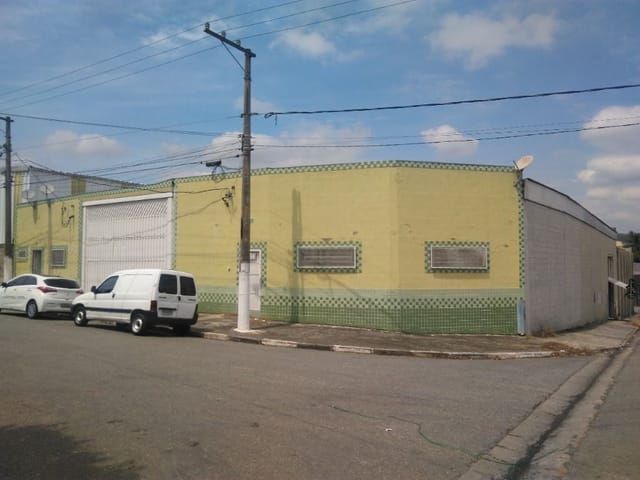Galpão / Barracão com 550m², para alugar, no bairro Serra dos Lagos em Cajamar