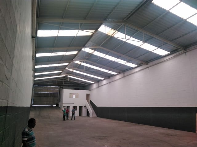Galpão / Barracão com 550m², para alugar, no bairro Serra dos Lagos em Cajamar
