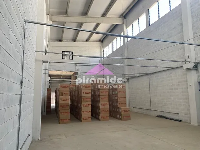 Galpão / Barracão com 400m², para alugar, no bairro Chácaras Reunidas em São José dos Campos