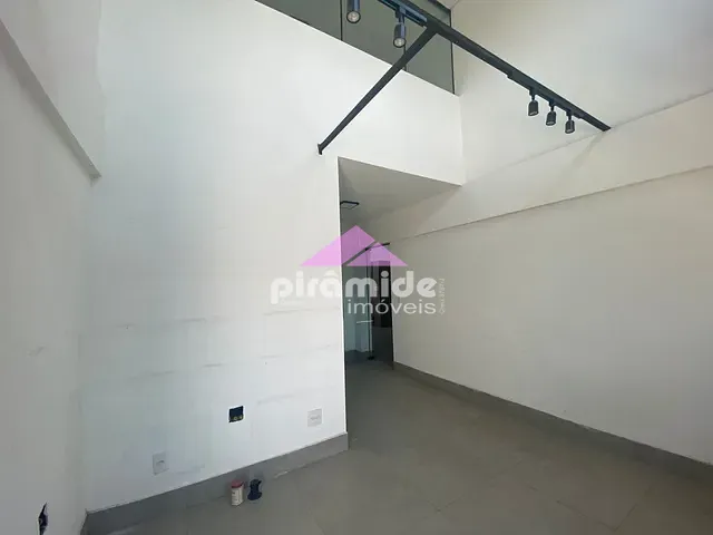 Galpão / Barracão com 400m², para alugar, no bairro Chácaras Reunidas em São José dos Campos