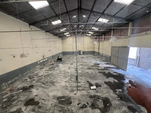 Galpão / Barracão com 1000m², para alugar, no bairro Jardim Nina (Fazendinha) em Santana de Parnaíba