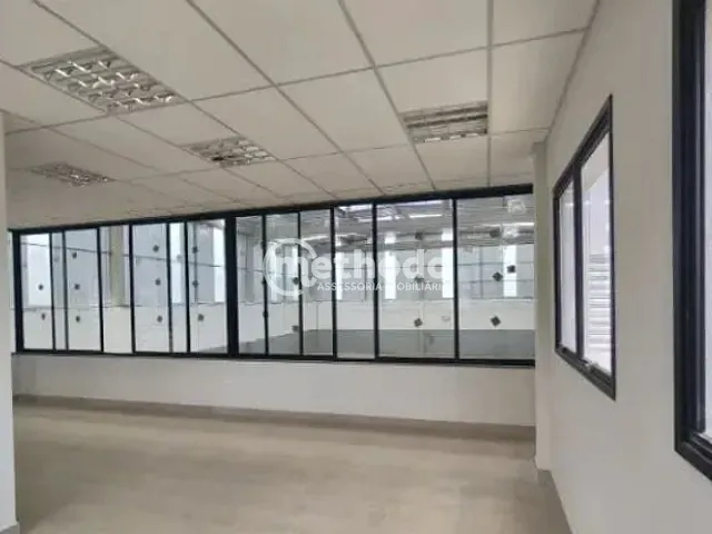 Galpão / Barracão com 830m², para alugar, no bairro Jardim Residencial Veccon em Sumaré