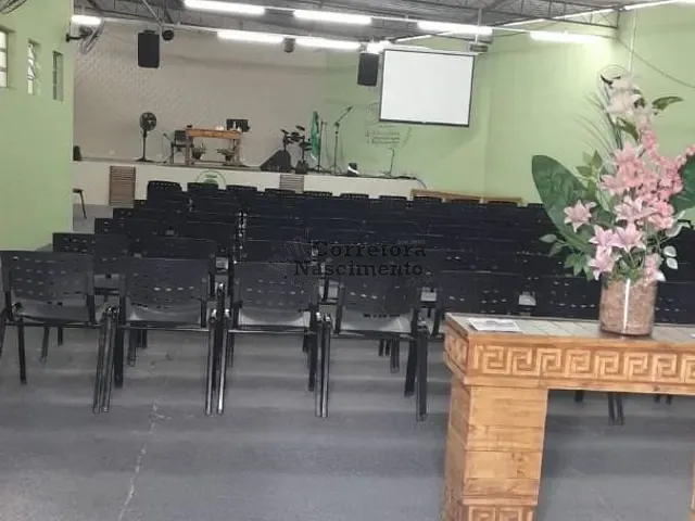 Galpão / Barracão com 400m², à venda, no bairro Jardim Marcondes em Jacareí