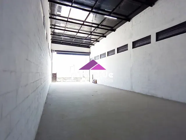 Galpão / Barracão com 300m², para alugar, no bairro Jardim Aeroporto em São José dos Campos