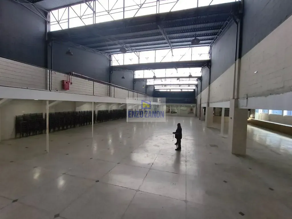 Depósito-Galpão, 2600 m² - Foto 1