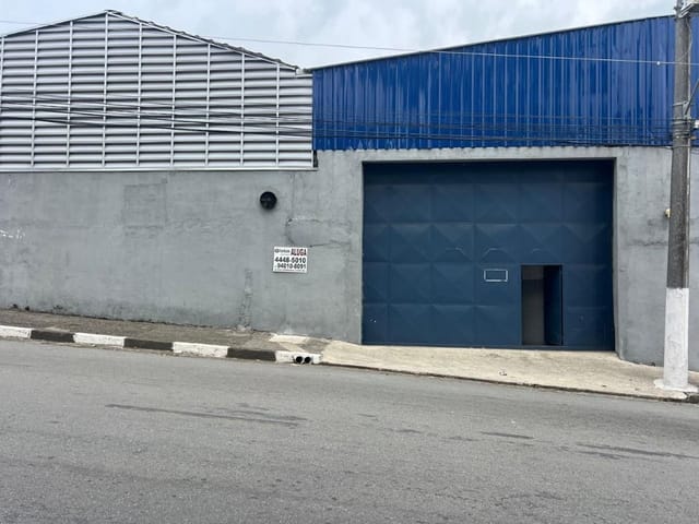 Galpão / Barracão com 750m², para alugar, no bairro Chácara do Solar I (Fazendinha) em Santana de Parnaíba