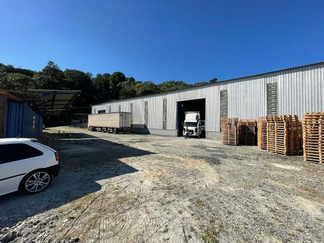 Galpão / Barracão com 5000m², para alugar, no bairro Jardim São Luís em Santana de Parnaíba