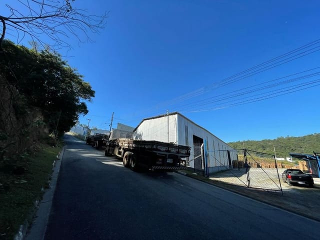 Galpão / Barracão com 5000m², para alugar, no bairro Jardim São Luís em Santana de Parnaíba