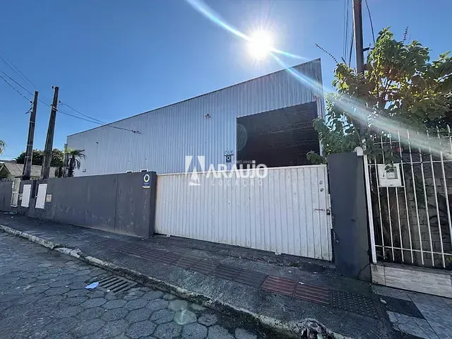 Galpão / Barracão para alugar, no bairro Dom Bosco em Itajaí