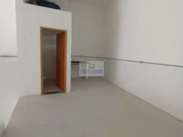 Galpão / Barracão com 200m², para alugar, no bairro Jardim Stella em Santo André