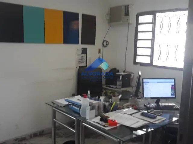 Galpão / Barracão com 900m², para alugar, no bairro Chácaras Reunidas em São José dos Campos