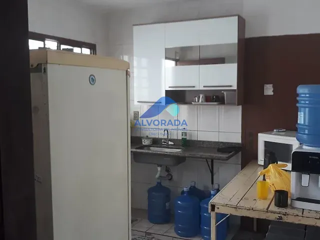 Galpão / Barracão com 900m², para alugar, no bairro Chácaras Reunidas em São José dos Campos