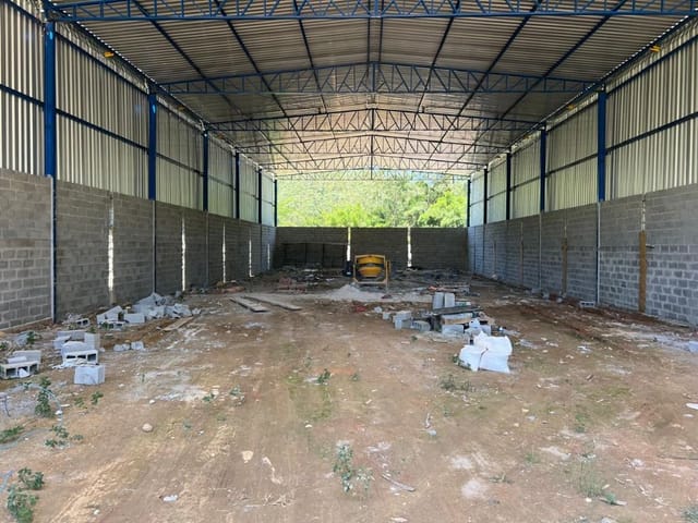 Galpão / Barracão com 2000m², para alugar, no bairro Chácaras Maristela em Franco da Rocha