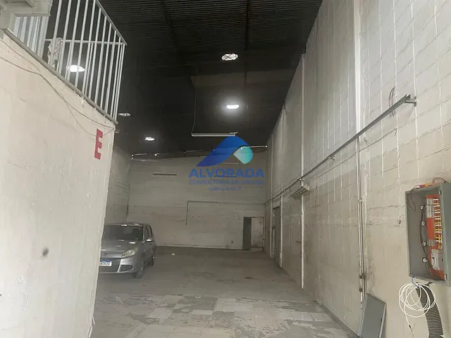 Galpão / Barracão para alugar, no bairro Jardim Imperial em São José dos Campos