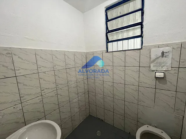 Galpão / Barracão com 720m², para alugar, no bairro Jardim Imperial em São José dos Campos