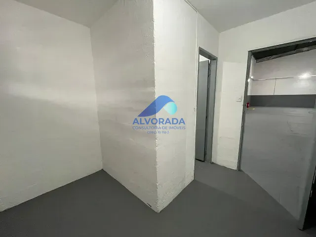 Galpão / Barracão com 720m², para alugar, no bairro Jardim Imperial em São José dos Campos