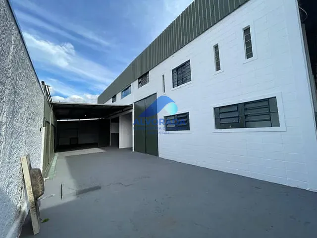 Galpão / Barracão com 720m², para alugar, no bairro Jardim Imperial em São José dos Campos